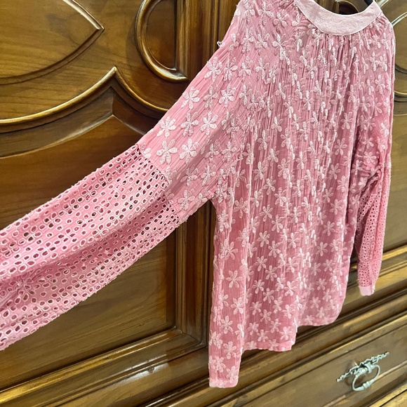 NWOT Sunday St Tropez Pink Long Sleeve Embroidered Top Size Small - Picture 7 of 9